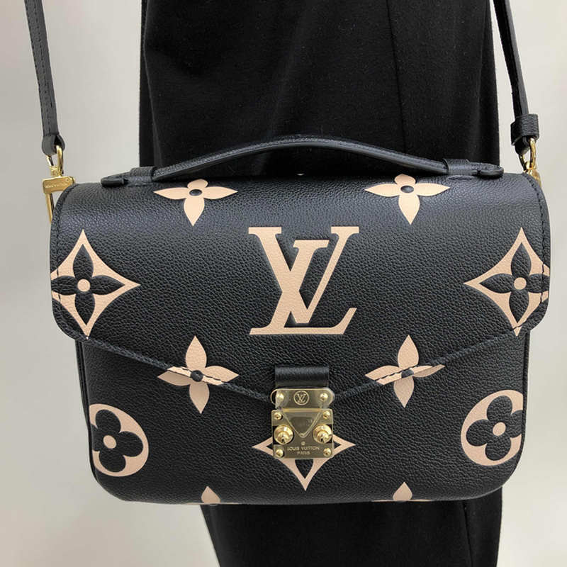 LOUIS VUITTON Women's Pochette Metis Crossbody Bag