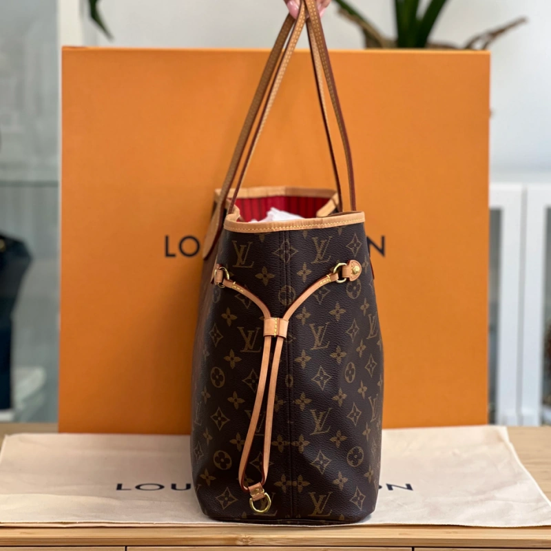 LOUIS VUITTON Neverfull MM