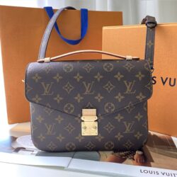 Louis Vuitton Pochette Metis