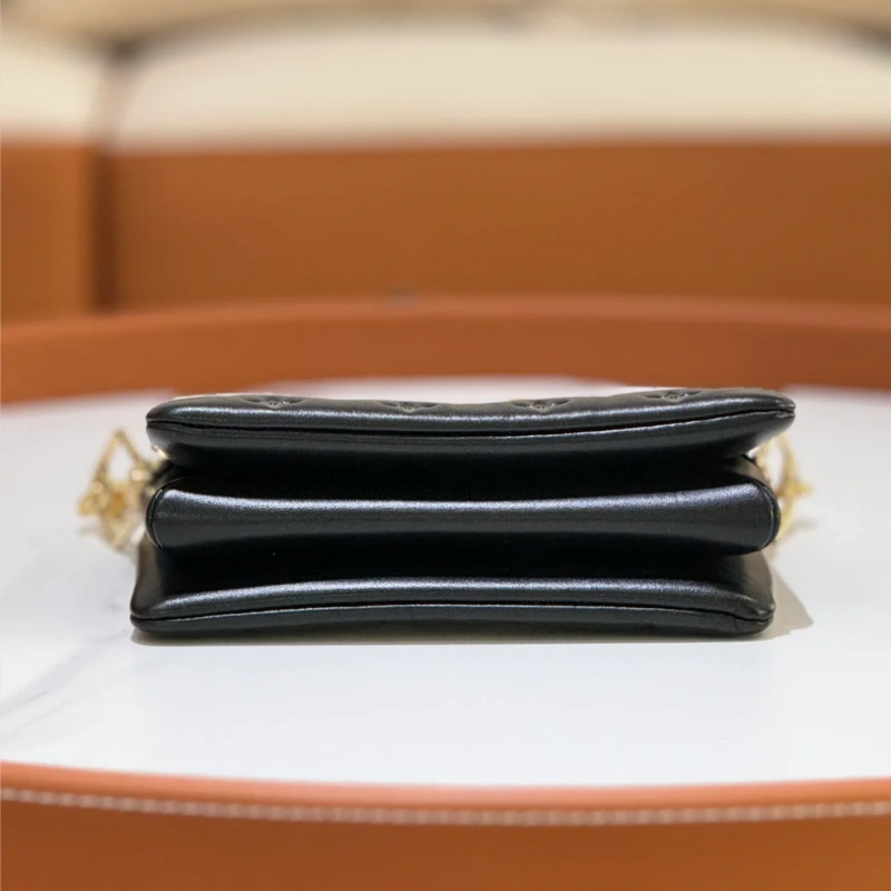 LOUIS VUITTON Coussin BB